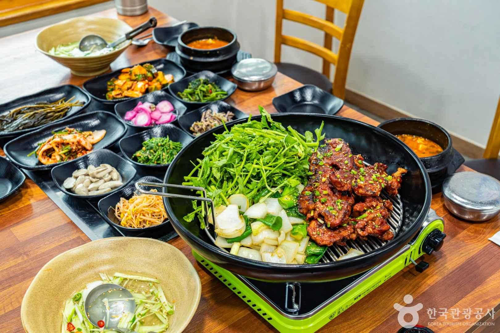 고추장 불고기 한 상