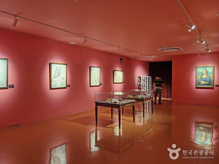 레오나르도 다빈치 서거 500주년 기념 굿즈가 있는 다빈치 전시관