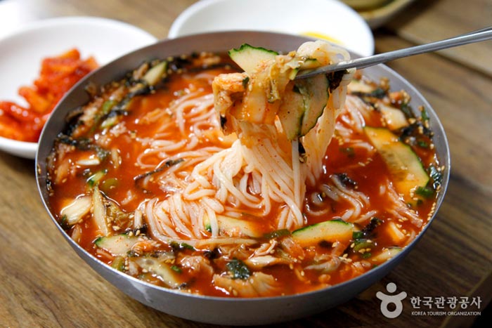 양산의 슈퍼스타, 삽량빵과 울통치킨
