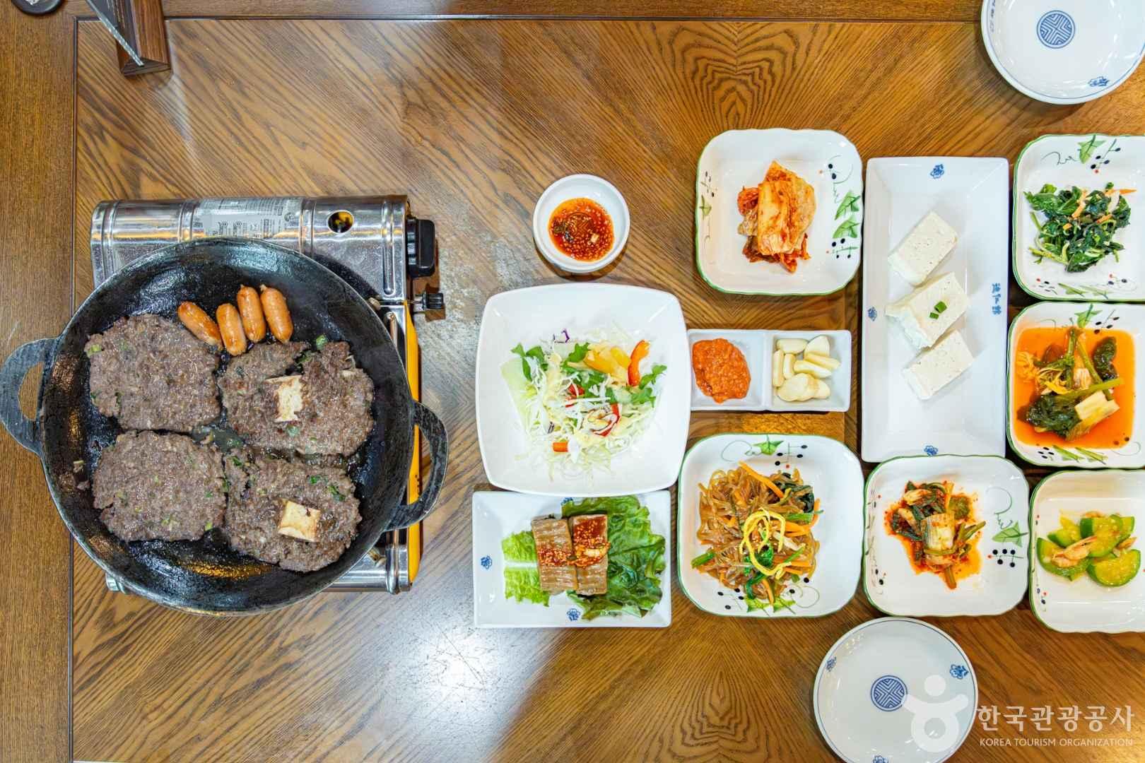 국일떡갈비 담양 (Gukil Tteokgalbi Damyang)