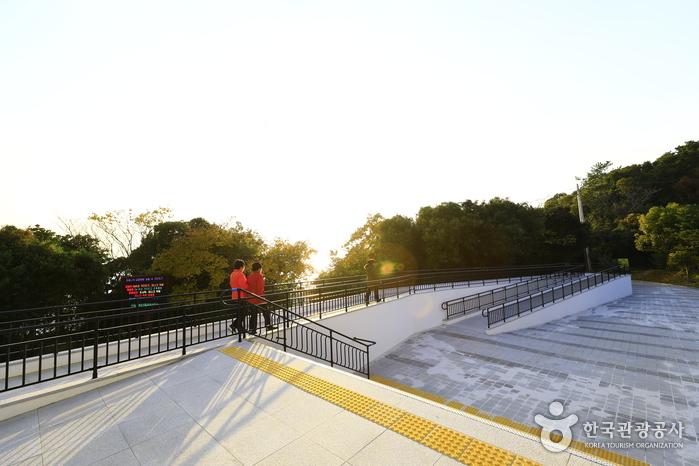 정도리 구계등 다도해해상국립공원 정도리 탐방지원센터 경사로