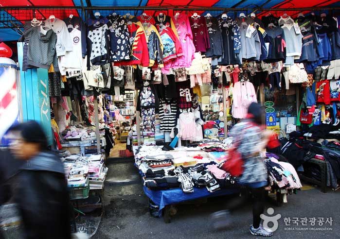 박수근과 백남준이 살았던 창신동 골목 돌아 동묘벼룩시장까지