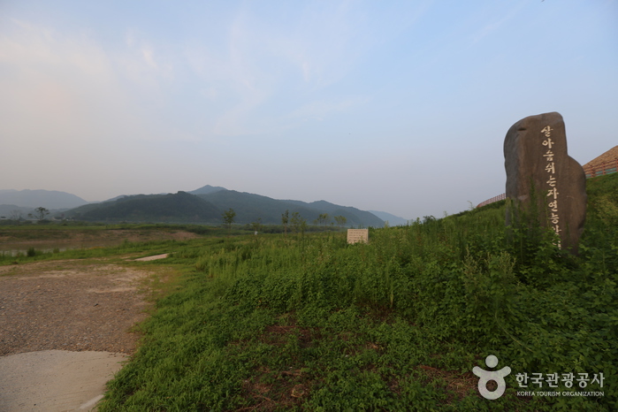 시간은 강물 따라 흐르고 이야기만 남았네 목계나루의 자취 여행 가볼만한곳