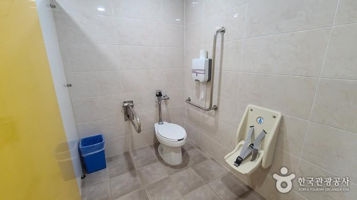 전곡리 선사유적지 방문자센터 장애인화장실
