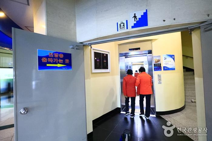 완도타워 전망대 승강기