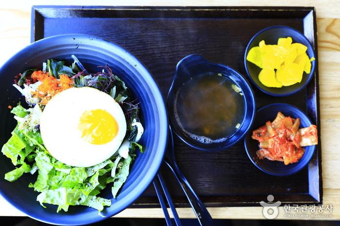 바다를담은면 전복 모둠해초 비빔 다시마밥