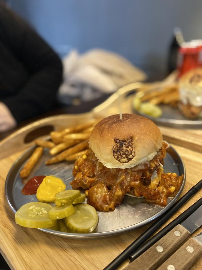 호랑이버거 여행 가볼만한곳