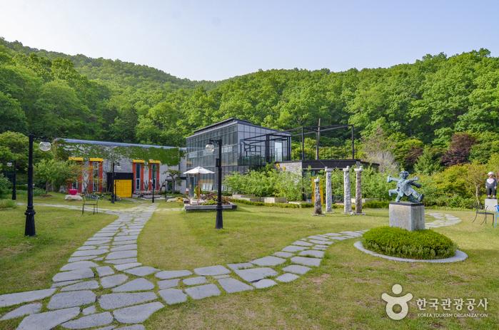 아기자기하게 꾸민 소아르갤러리의 정원