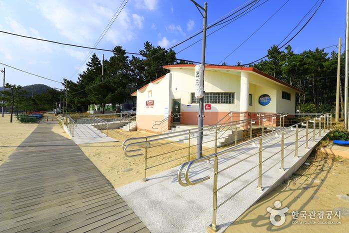 신지명사십리해수욕장 화장실
