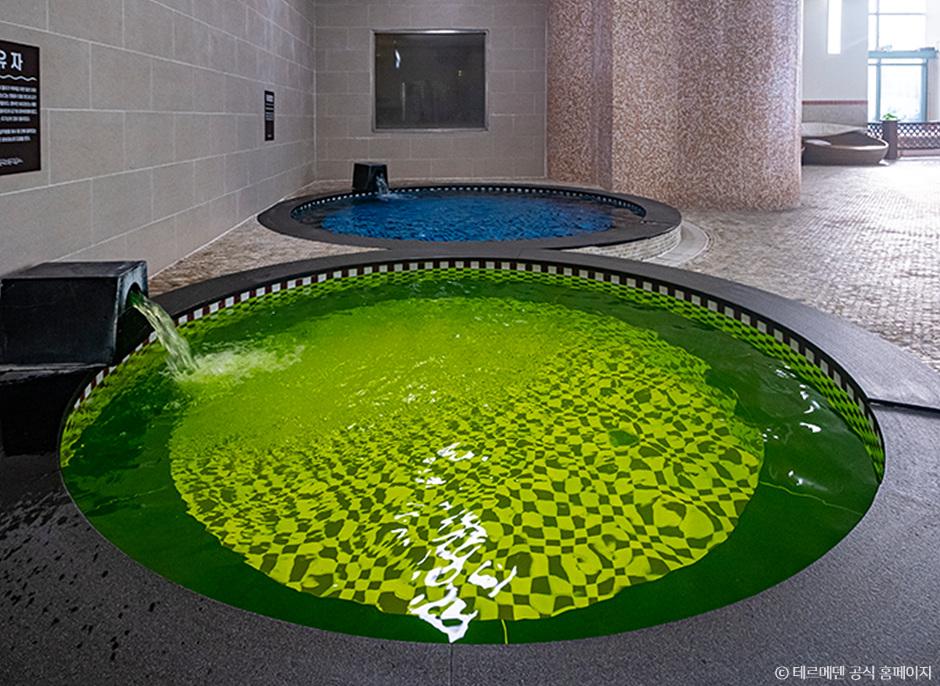 풀&스파 실내