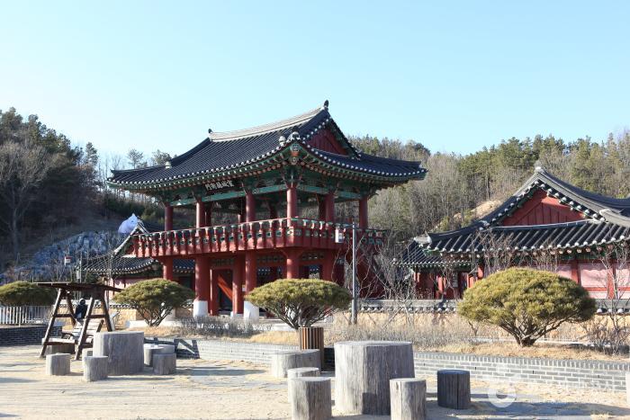 선성현 관아를 재현한 선성현문화단지