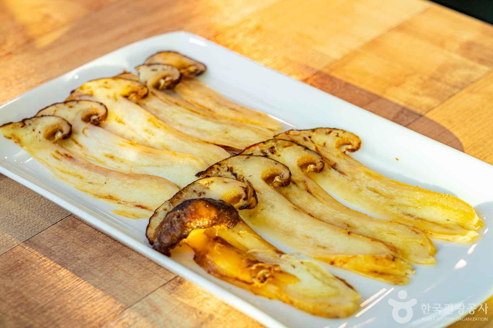 송이버섯구이