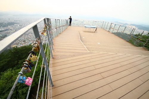 마치 야간 비행에 나선 비행사가 된 기분 여행 가볼만한곳