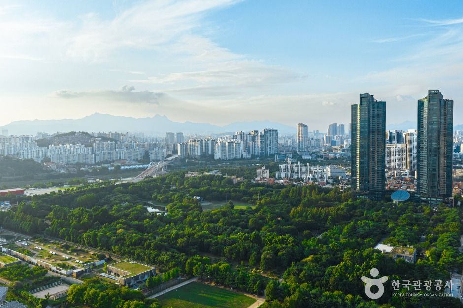 Seoul Forest, an outdoor family place, stroller-friendly, in Seoul