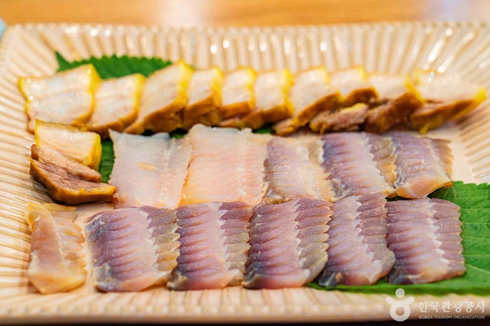고진감래(苦盡甘來) 끝에 즐기는 진미, 홍어> 여행기사 :대한민국... 고진감래(苦盡甘來) 끝에 즐기는 진미, 홍어> 여행기사 :대한민국... 
