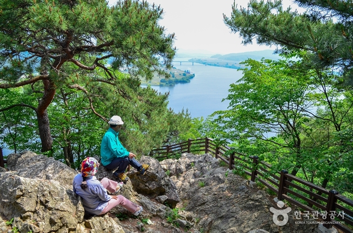 낙화암에서 보는 백마강