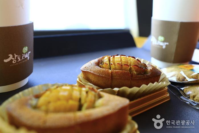 완도타워 2층 전망대 카페의 전복빵