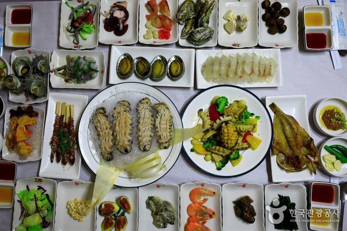 청실횟집 전복 코스 한 상