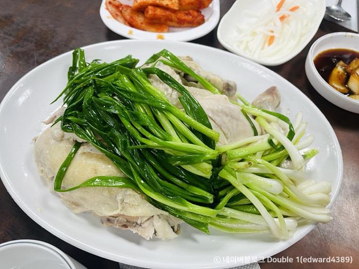 쪽파가 올라간 이북식 찜닭