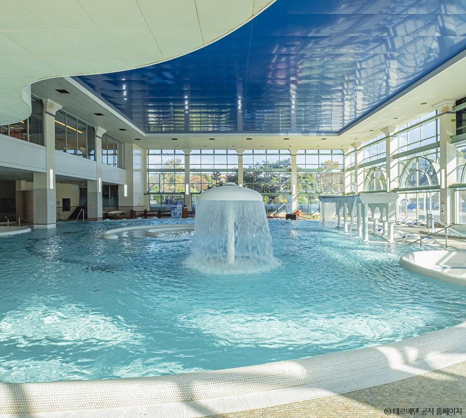 풀&스파 실내