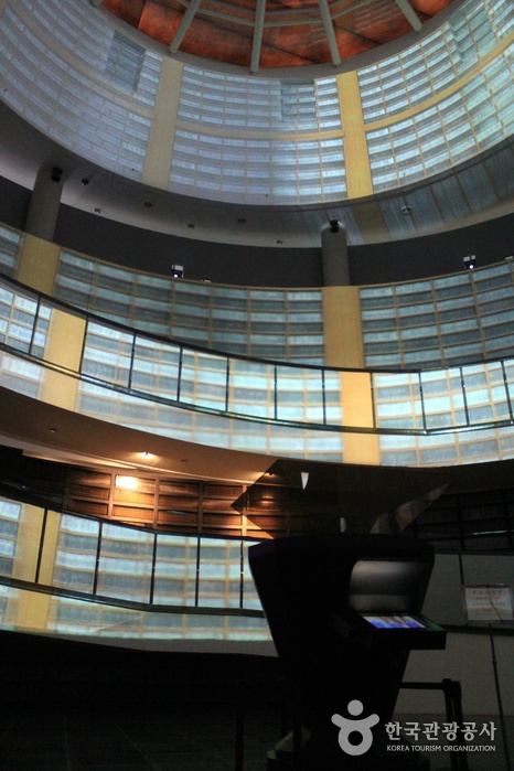 1층의 대장경 전시실