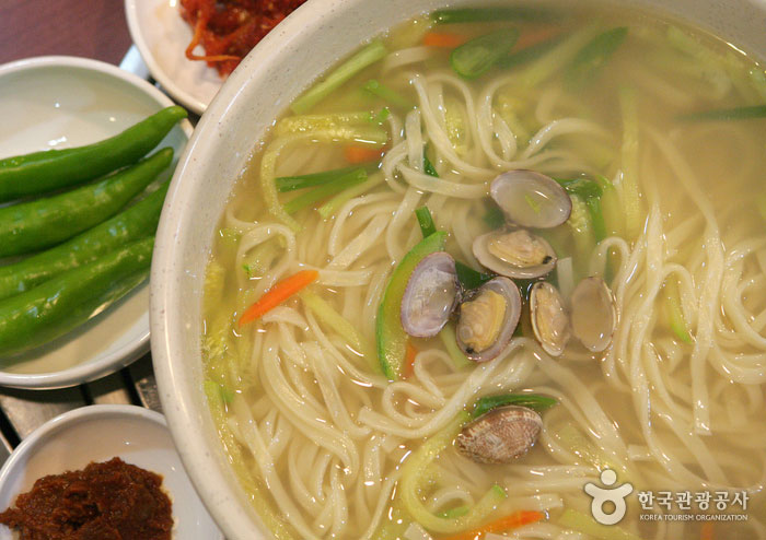겨울 별미 맛보고, 전곡항 설경도 감상하고 화성 사강시장을 찾아서... 설경도 감상하고 화성 사강시장을 찾아서> 여행기사 :대한민국 구석구석 
