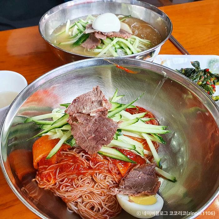 대표 메뉴인 비빔냉면