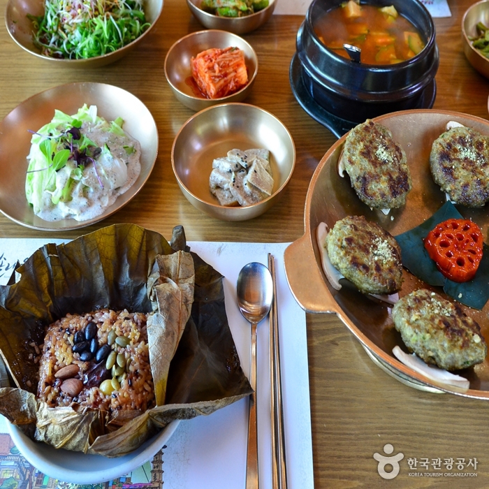 굿뜨래음식특화거리 연잎밥과 떡갈비
