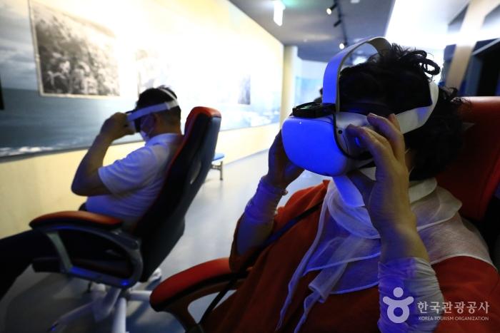 장사상륙작전전승기념관 전시관 내 VR 체험