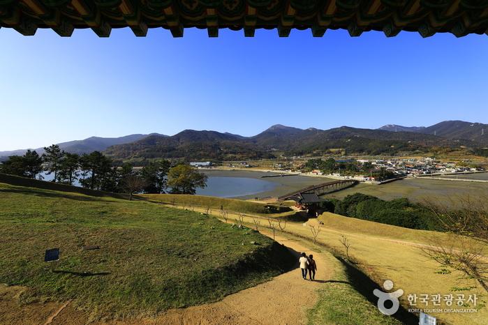 장도 청해진 유적지와 장도 목교