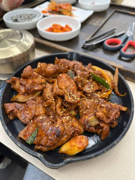 부산에 뜬 고등어 부산동래롯백점