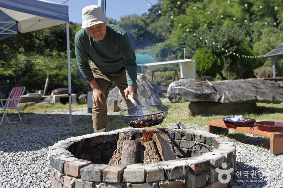 느리고 맛있게 가을에 머무는 법, 청양 백제에프앤비 레스토랑 휴식... 청양 백제에프앤비 레스토랑 휴식 & 어슬티굿밤> 여행기사 | 관광두레... 