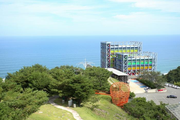 끊임없이 변화하는 생동감 넘치는 예술의 장, 강릉 하슬라아트월드> 여행기사 | |산업관광:대한민국 구석구석