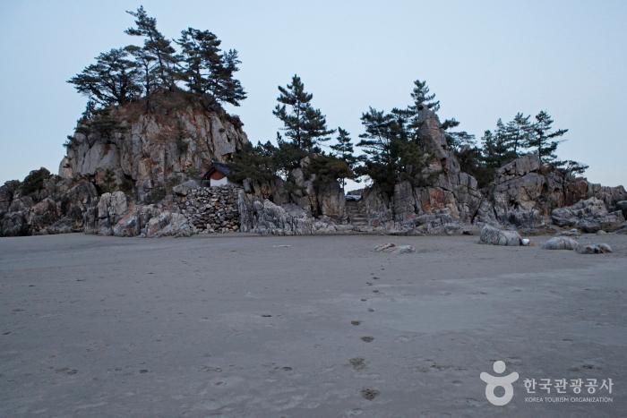 마지막 장면에 등장하는 바위산