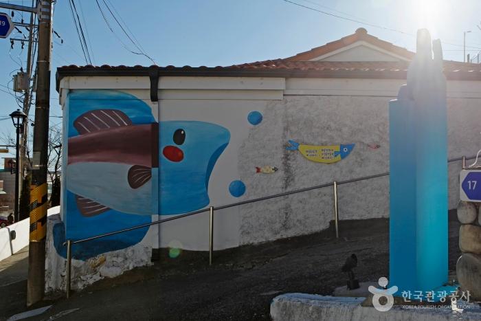벽너머엔나릿골감성마을 골목에서 만난 벽화