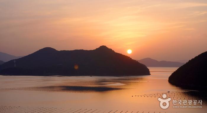 칠천량해전공원 전망대에서 보는 일몰