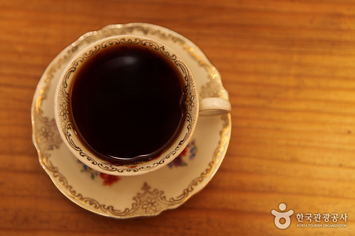 바다에 커피향이 은은하니 내 마음은 두근두근 여행 가볼만한곳