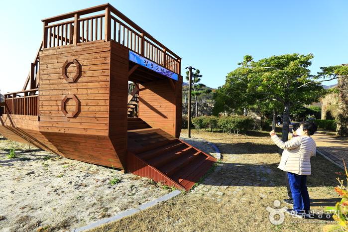 장보고기념관 장보고공원 조형물