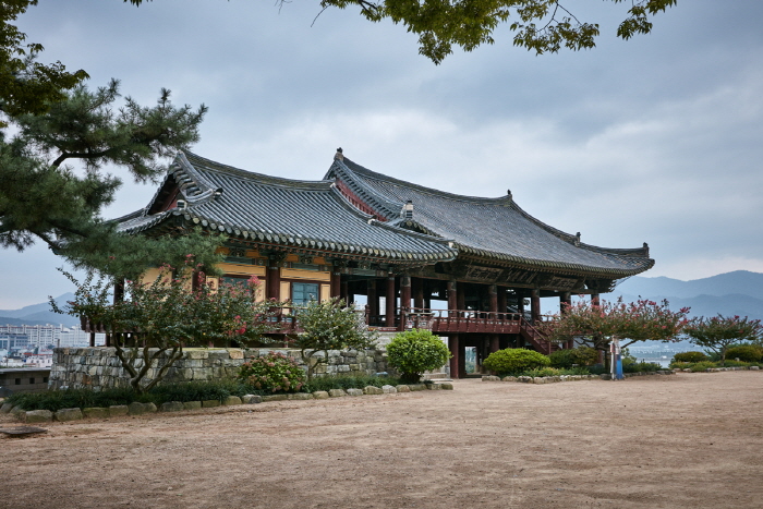 찬란하고 아련하게, 밀양 봄마중 여행 가볼만한곳