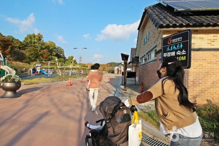 무장애 숙소, 한국관광공사 선정 열린관광지인 향가오토캠핑장